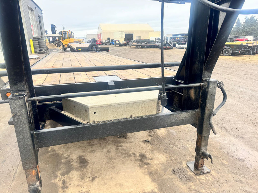 Pre-Owned 2023 Canada Trailer Full Tilt 3:7000LB Axles