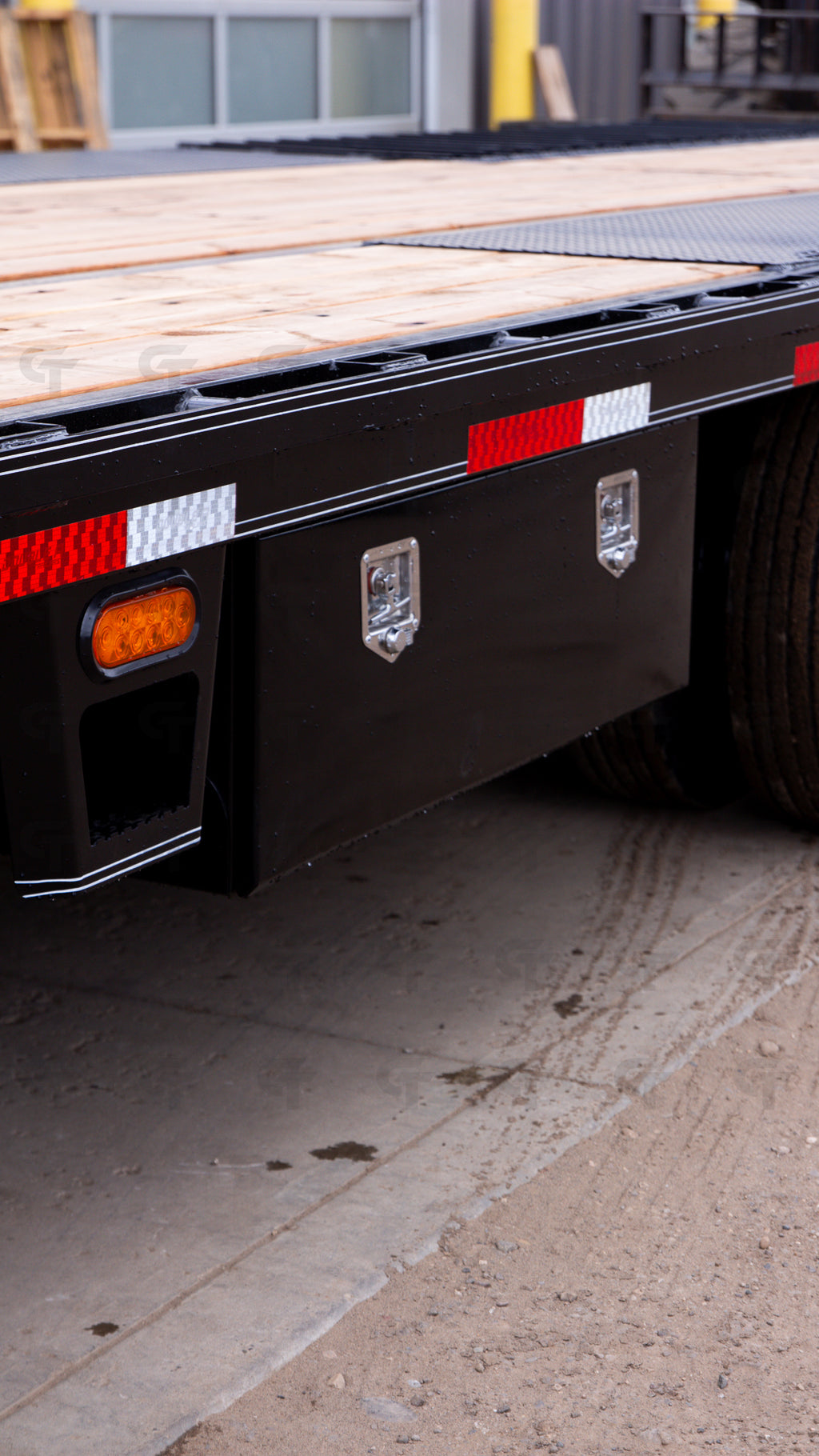 2027 Double A 42' Gooseneck Highboy/Deckover · Hydraulic Beavertail